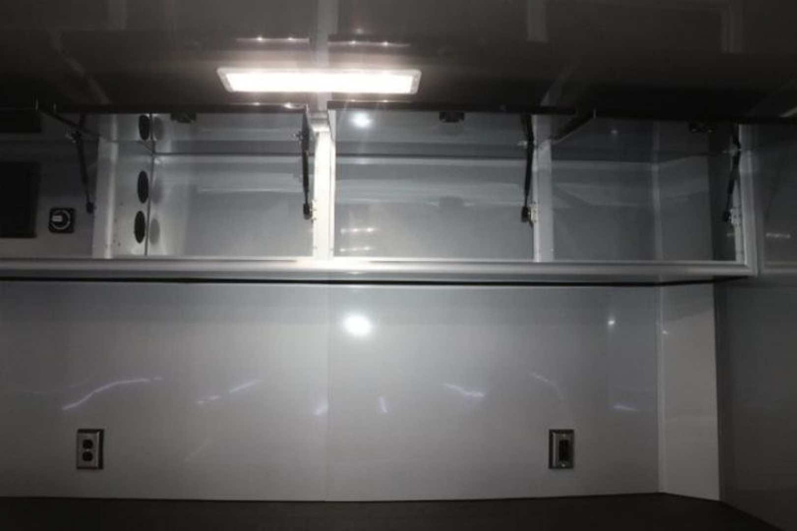 New 2024 8.5x32 inTech Stacker LITE SERIES