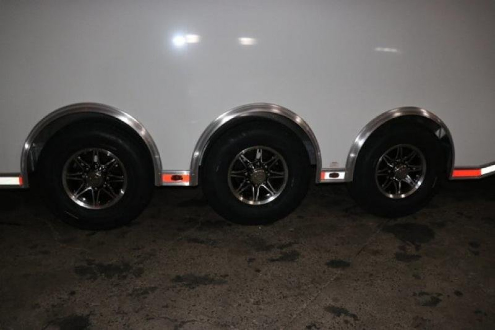 New 2024 8.5x32 inTech Stacker LITE SERIES