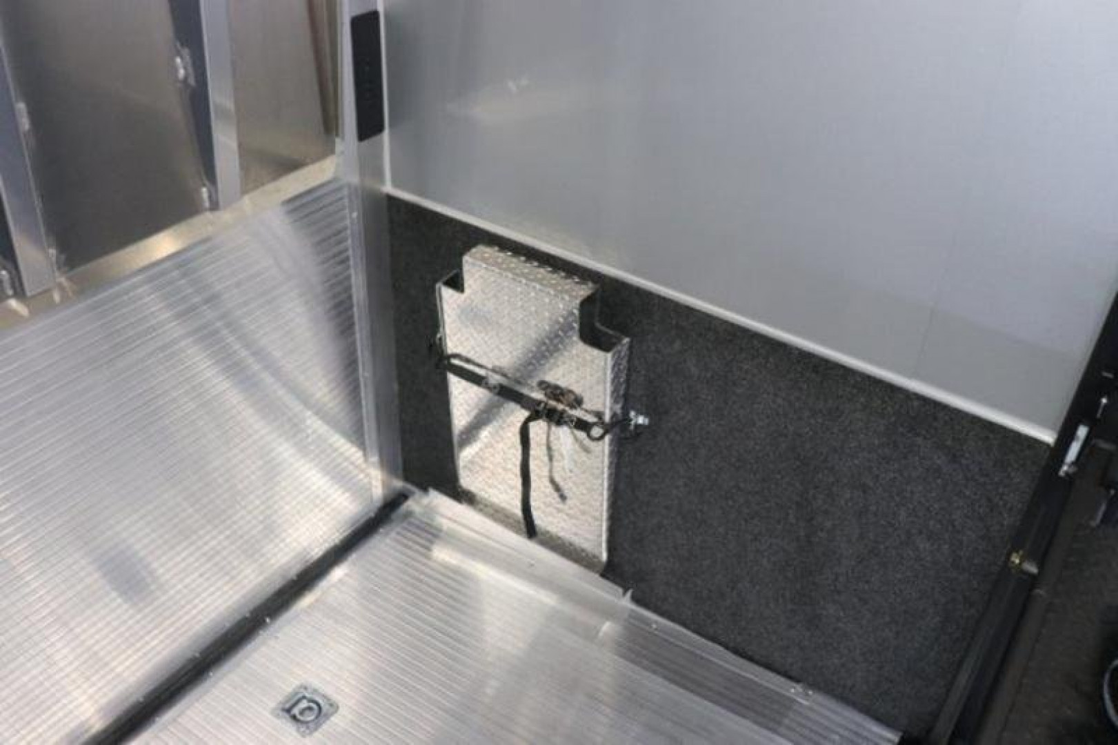 New 2024 8.5x32 inTech Stacker LITE SERIES