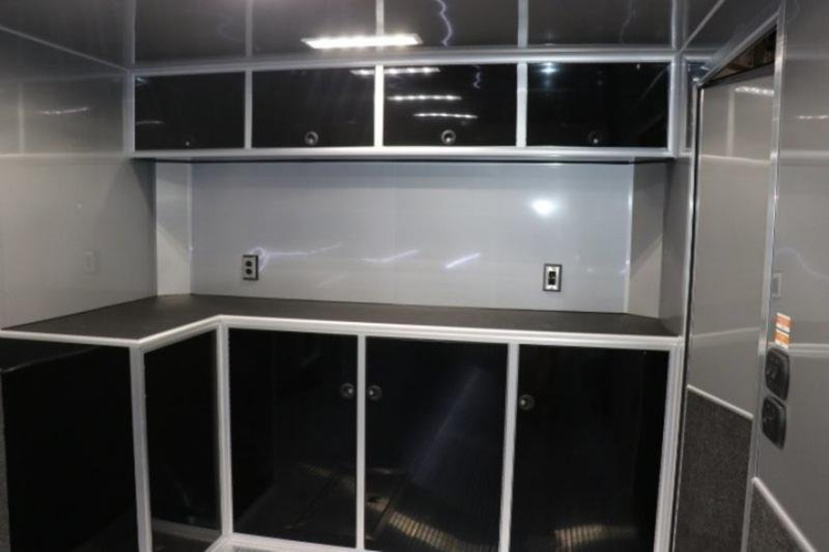 New 2024 8.5x32 inTech Stacker LITE SERIES