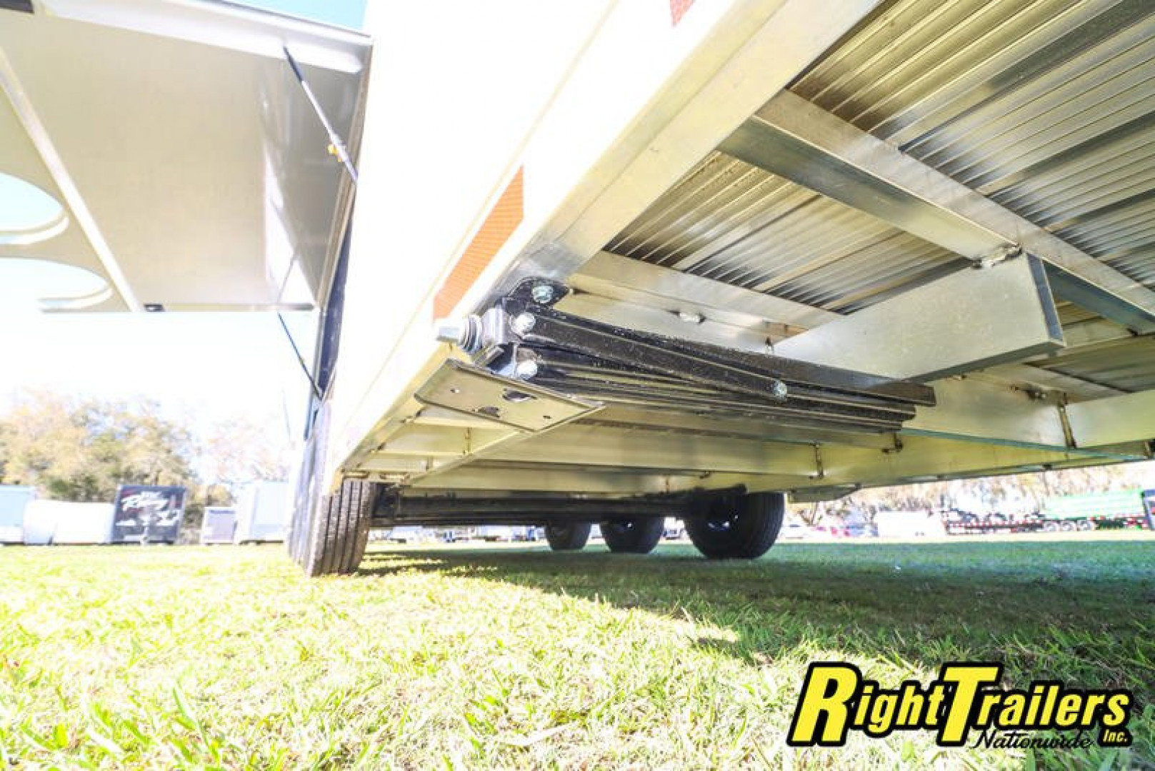 New 2024 8.5X32 iNTech STACKER race trailer