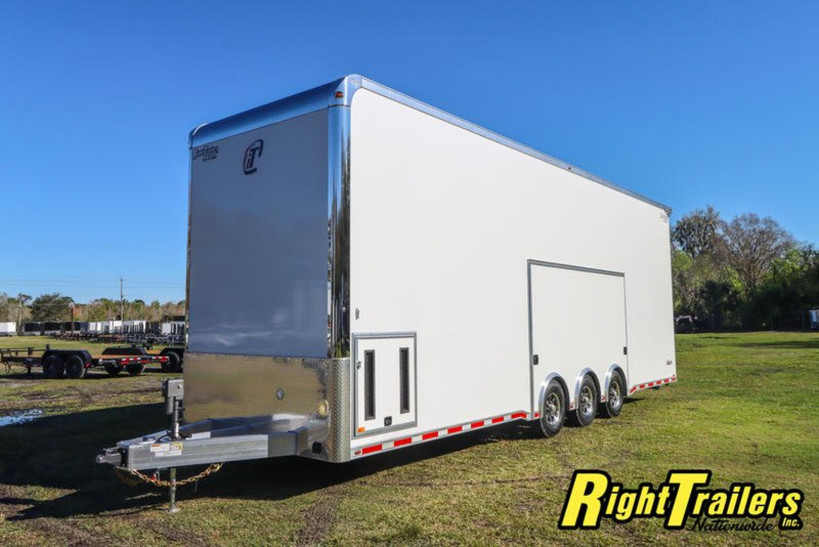 New 2024 8.5X32 iNTech STACKER race trailer