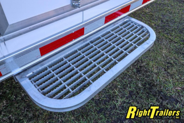 New 2024 8.5X32 iNTech STACKER race trailer