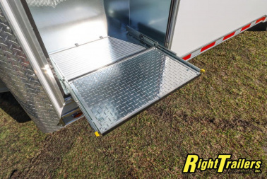 New 2024 8.5X32 iNTech STACKER race trailer