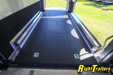 New 2024 8.5X32 iNTech STACKER race trailer