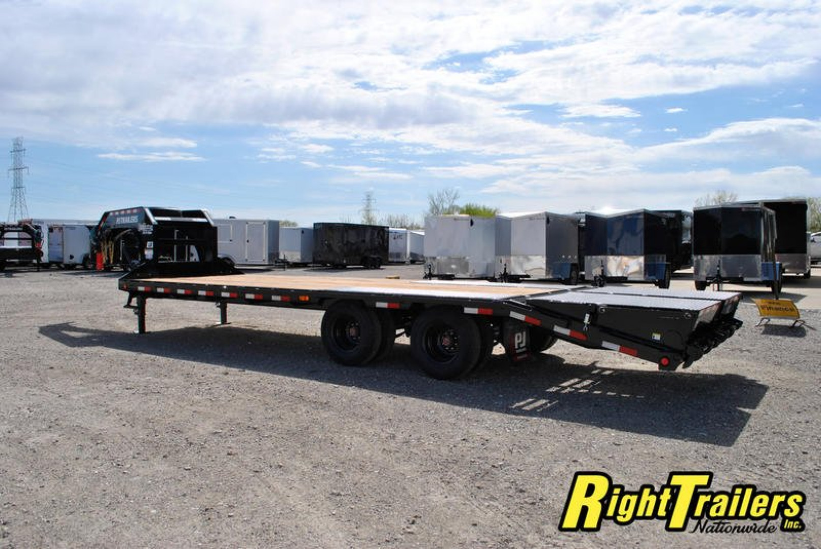 New 2024 8.5X26 PJ Gooseneck Equipment Trailer LD262