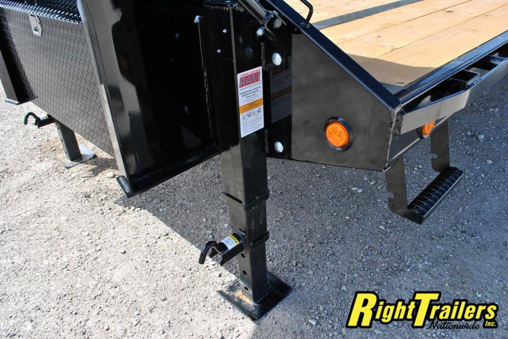 New 2024 8.5X26 PJ Gooseneck Equipment Trailer LD262