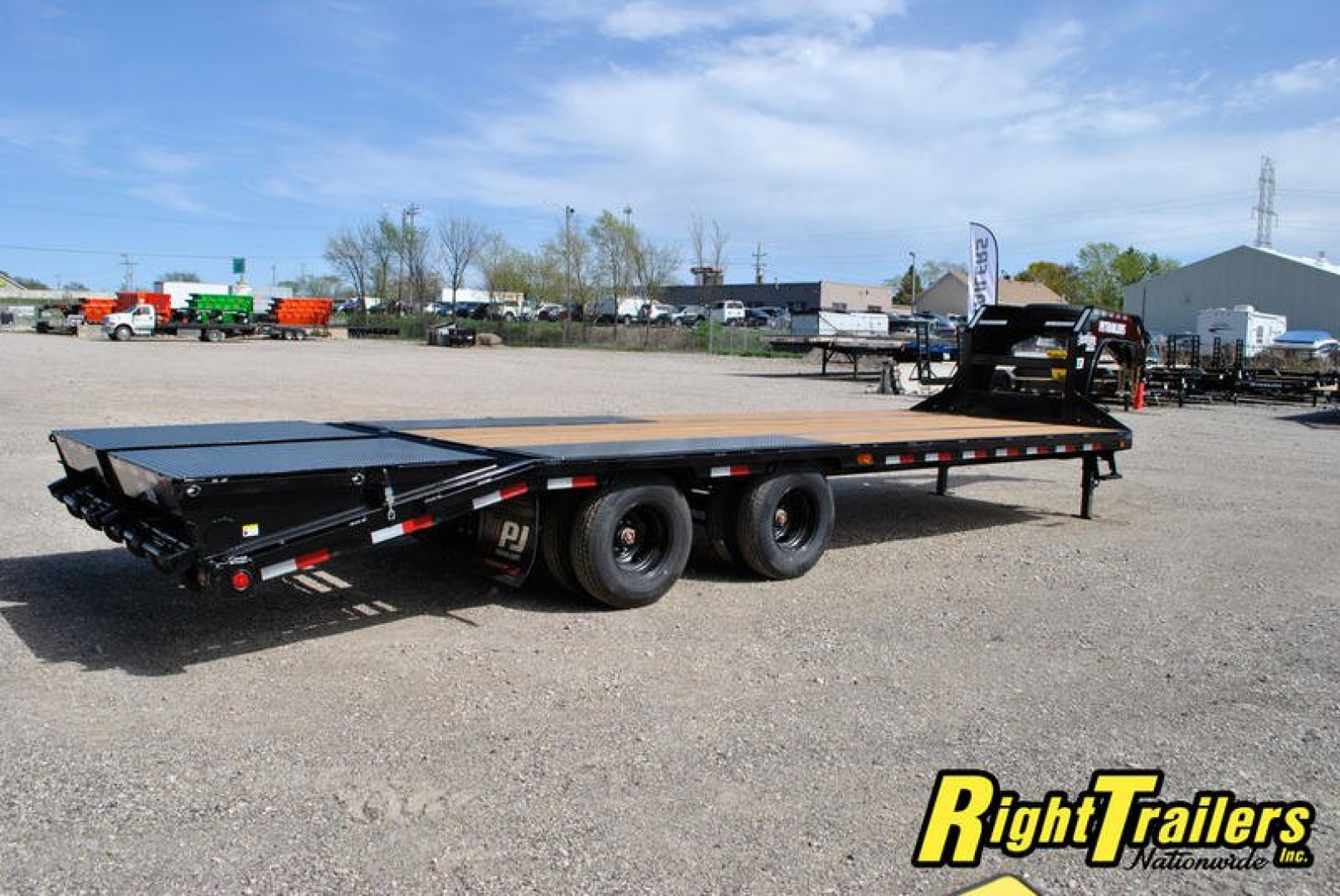 New 2024 8.5X26 PJ Gooseneck Equipment Trailer LD262