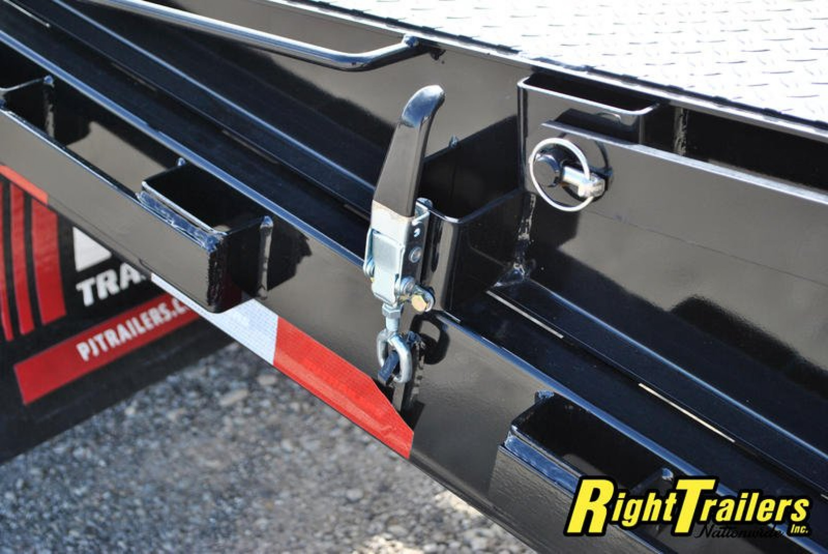 New 2024 8.5X26 PJ Gooseneck Equipment Trailer LD262