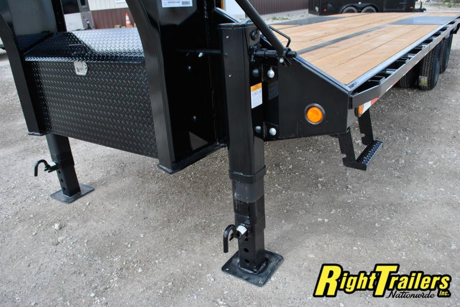 New 2024 8.5X25 PJ Gooseneck Equipment Trailer LD252