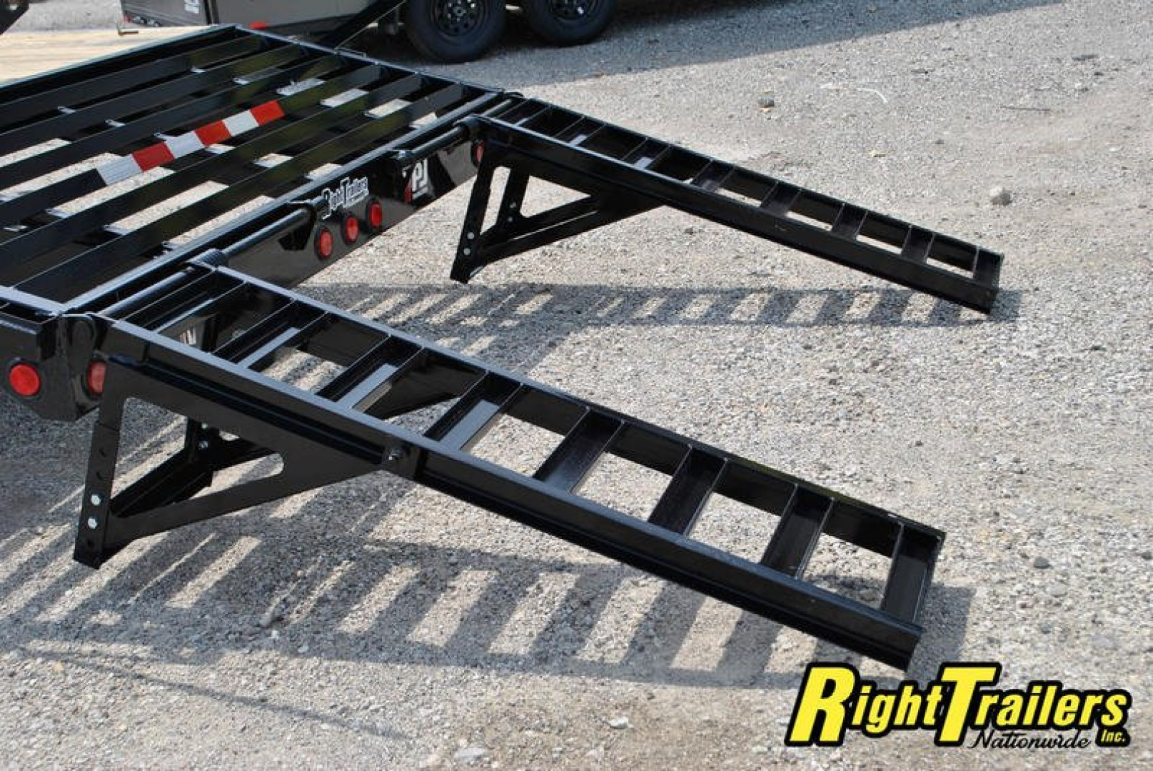 New 2024 8.5x24 PJ Deckover Equipment Trailer L6242