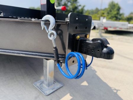 New 2025 Diamond C Trailers