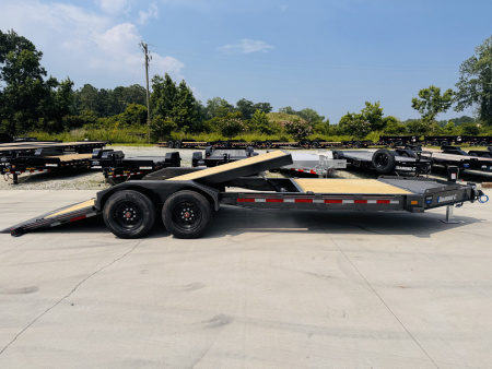 New 2025 Diamond C Trailers