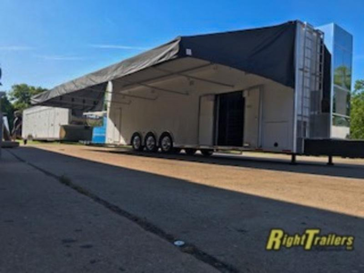 New 2026 38' Performax Race Trailer Lift Gate