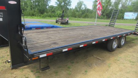Used 2011 Delta Trailers Gooseneck Equipment Trailer