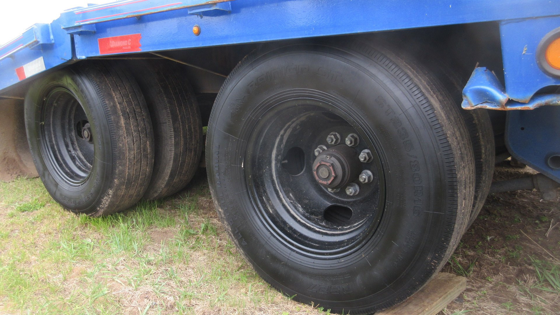 Used 2023 Diamond C Trailers FMAX 212 25K Equipment Trailer