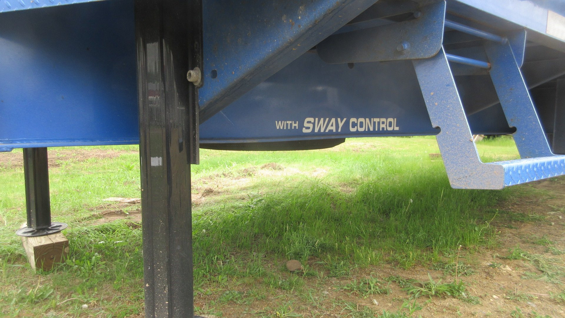 Used 2023 Diamond C Trailers FMAX 212 25K Equipment Trailer