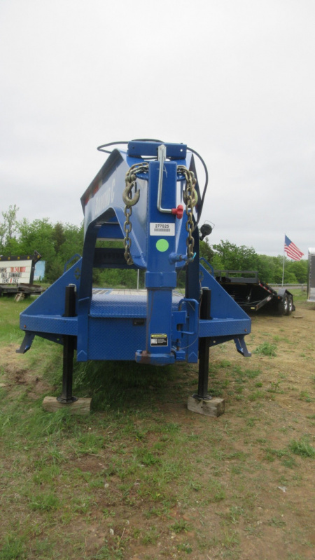 Used 2023 Diamond C Trailers FMAX 212 25K Equipment Trailer