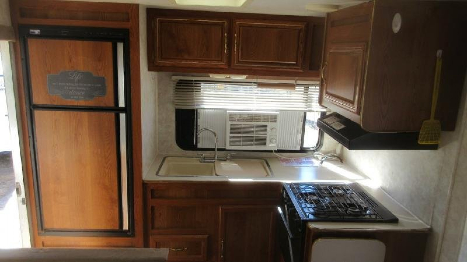 Used 1997 Damon Corporation Hornet 245H  Trailer