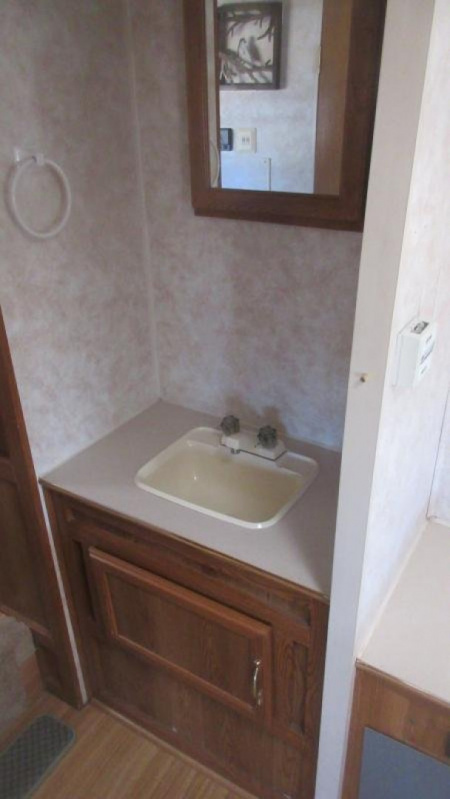 Used 1997 Damon Corporation Hornet 245H  Trailer