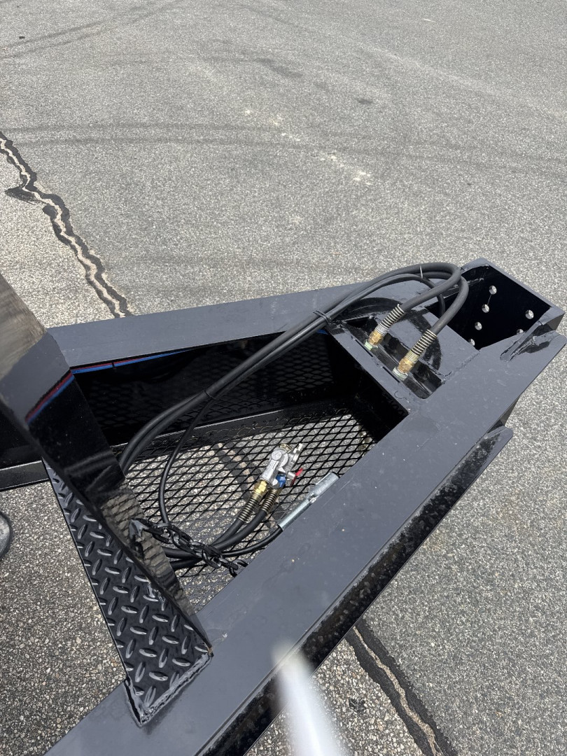 New 2025 Econoline 20 TON 102"WX25'+5' TAIL Deckover W/ HYD RAMPS