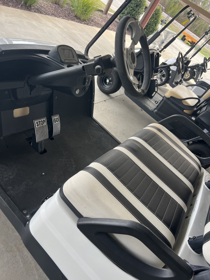 New 2023 Icon Trailers I40L Golf Cart