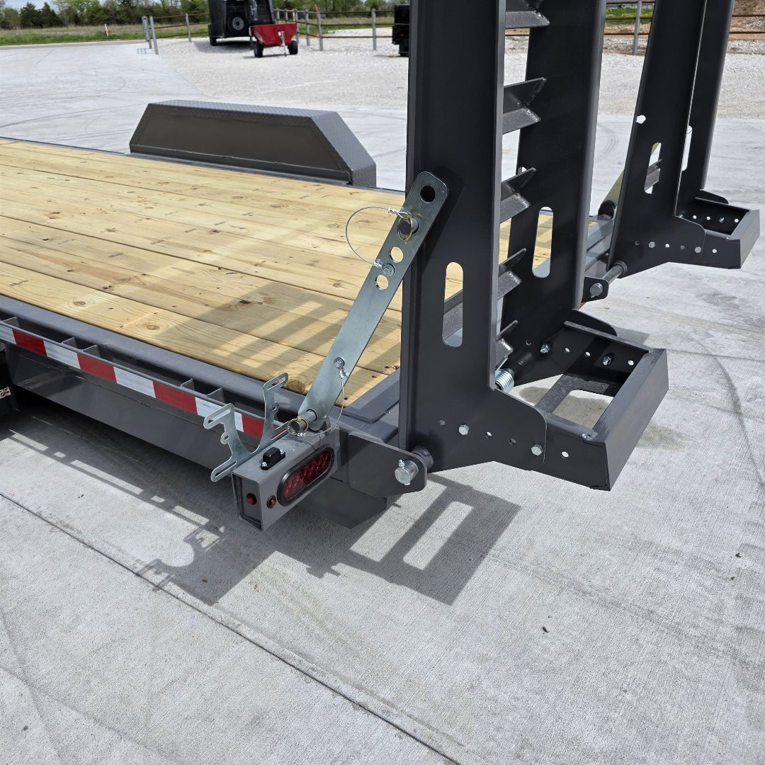 New 2025 Midsota 20'X82" NST20 Equipment Trailer