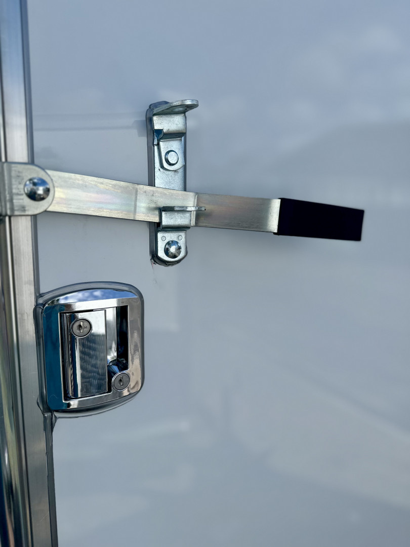 New NEW 6×10 V-Nose Enclosed – BARN DOORS (Double Rear Doors) + Barlock + Polycore + D-Rings