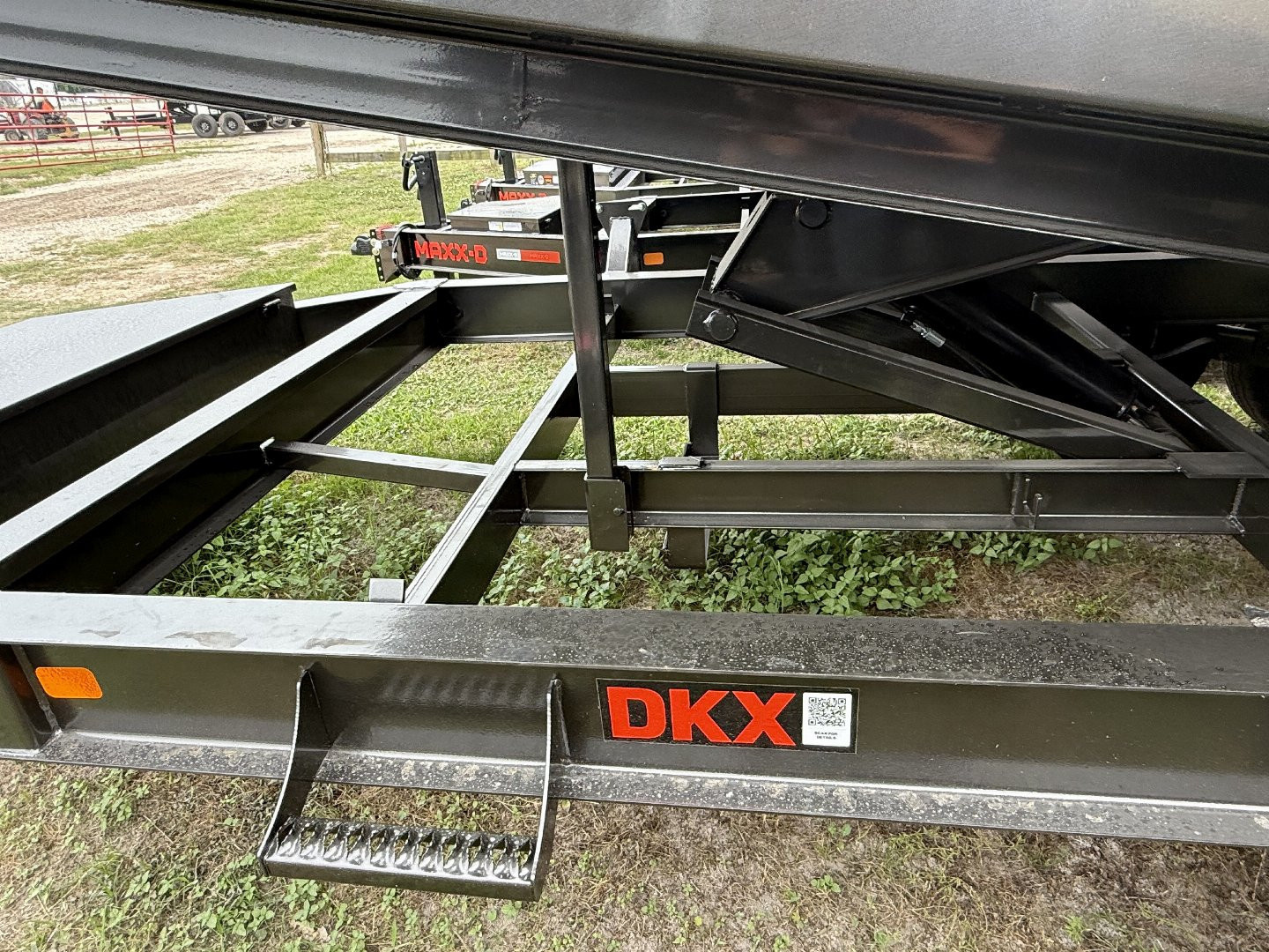 New 2025 MAXX-D DKX8314 Dump Trailer
