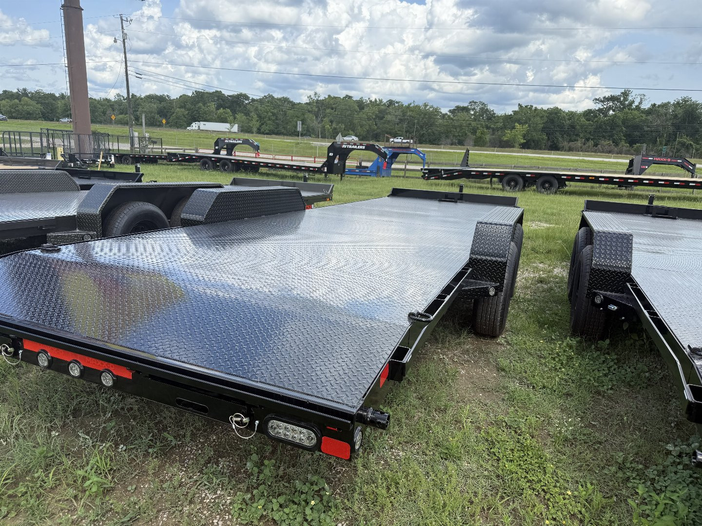 New 2026 MAXX-D C5X8324 STEEL DECK Car Hauler