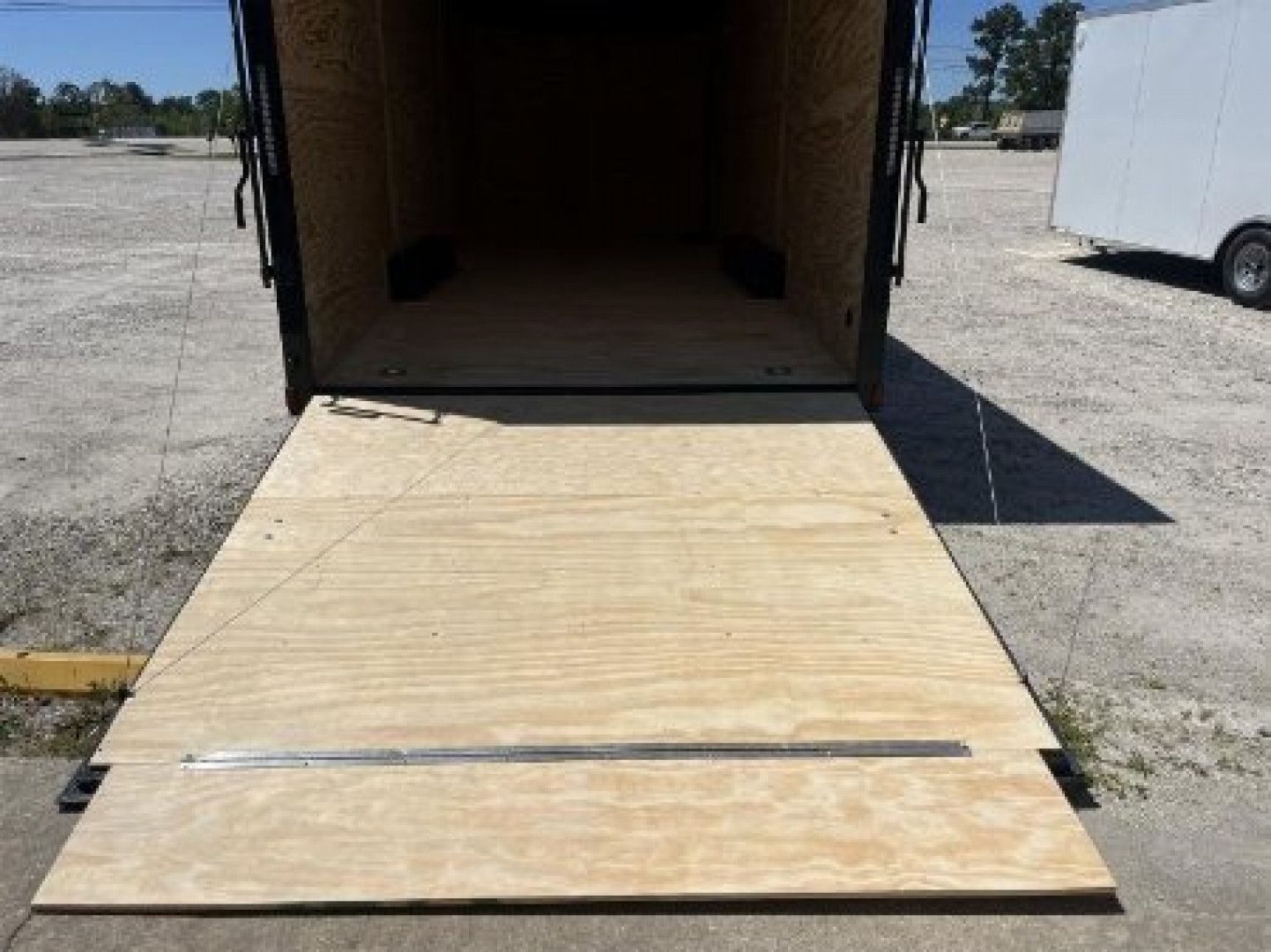 New 2025 Giddy Up USA 8.5 X 24 TA3 POLYCORE Cargo / Enclosed Trailer