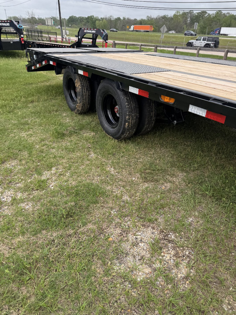 New 2025 PJ Trailers 30' LD LOW PRO FLATDECK Equipment Trailer