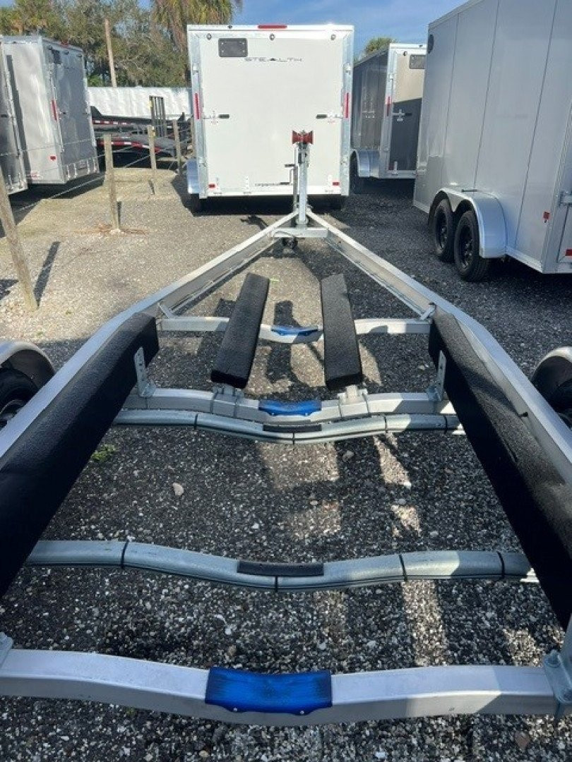 New 2025 BANDIT TANDEM AXLE 10000 LB GVWR FITS 26-28FT ALUMINUM BOAT TRAILER WITH TORSION AXLES/ADJUSTABLE BUNKS/GUIDE POLES