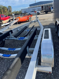 New 2025 BANDIT TANDEM AXLE 10000 LB GVWR FITS 26-28FT ALUMINUM BOAT TRAILER WITH TORSION AXLES/ADJUSTABLE BUNKS/GUIDE POLES