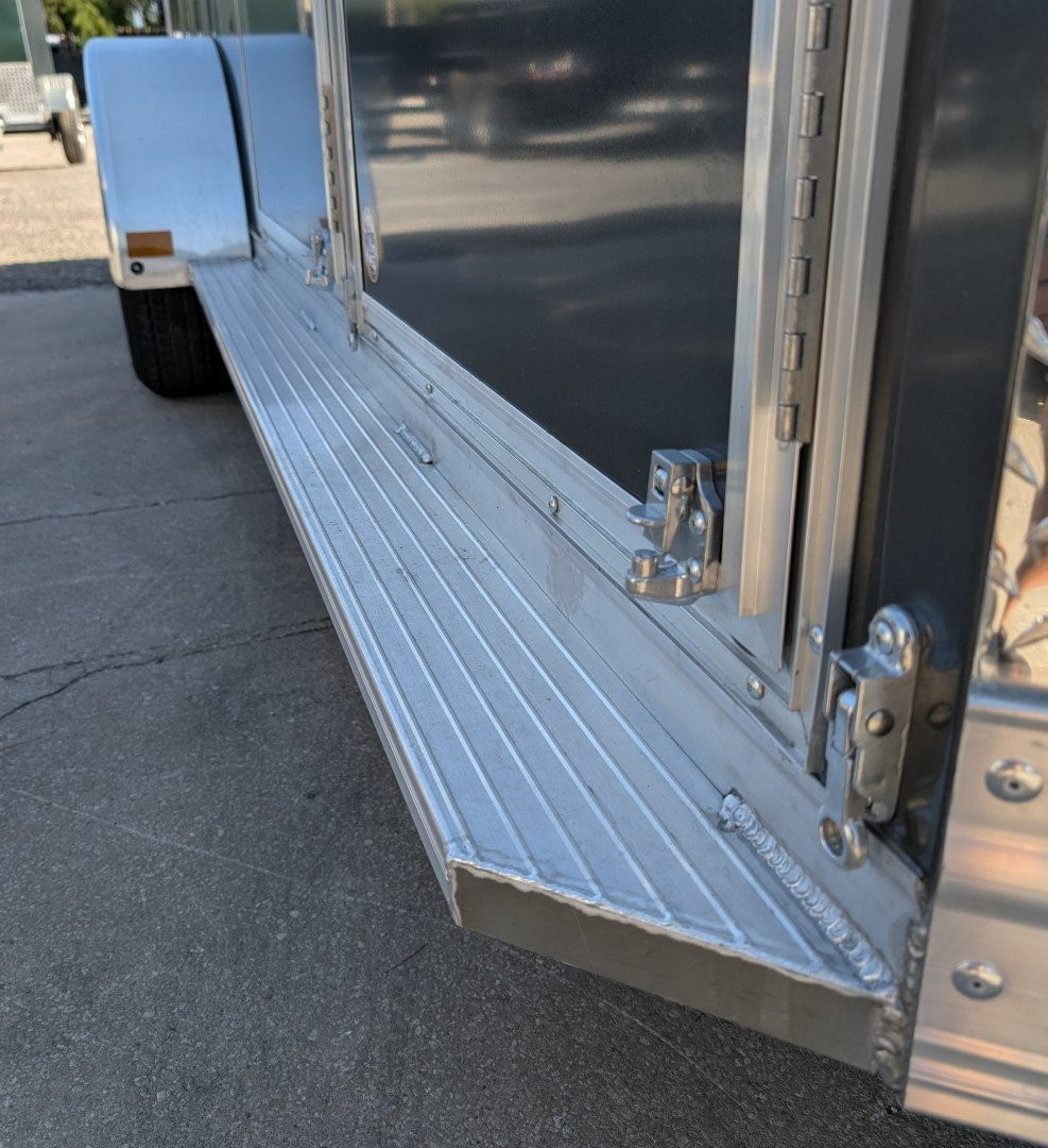 New 2025 Frontier Trailers Horse Trailer AMBASSADOR STRAIGHT LOAD 2H BP