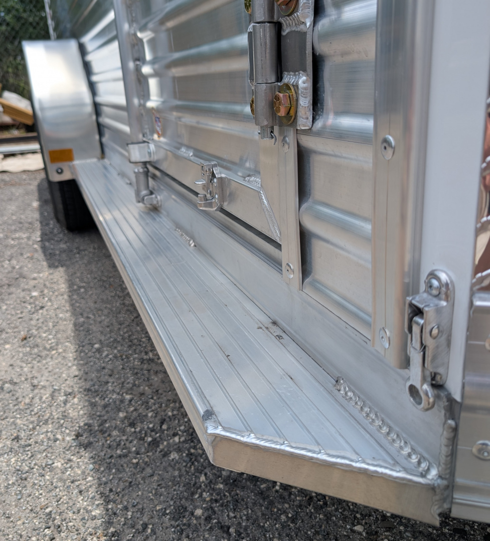 New 2025 Frontier Trailers LIVESTOCK 16'7" 10K Stock / Stock Combo Trailer