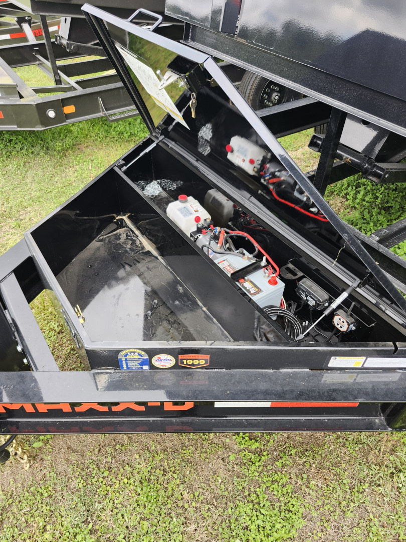 New 2025 MAXX-D DJX8314 Dump Trailer