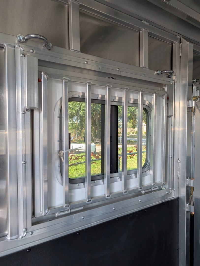 New 2025 Frontier Trailers Horse Trailer STRIDER 3H BP