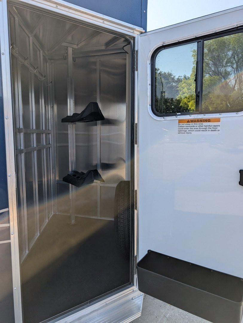 New 2025 Frontier Trailers Horse Trailer STRIDER 2 HORSE SLANT