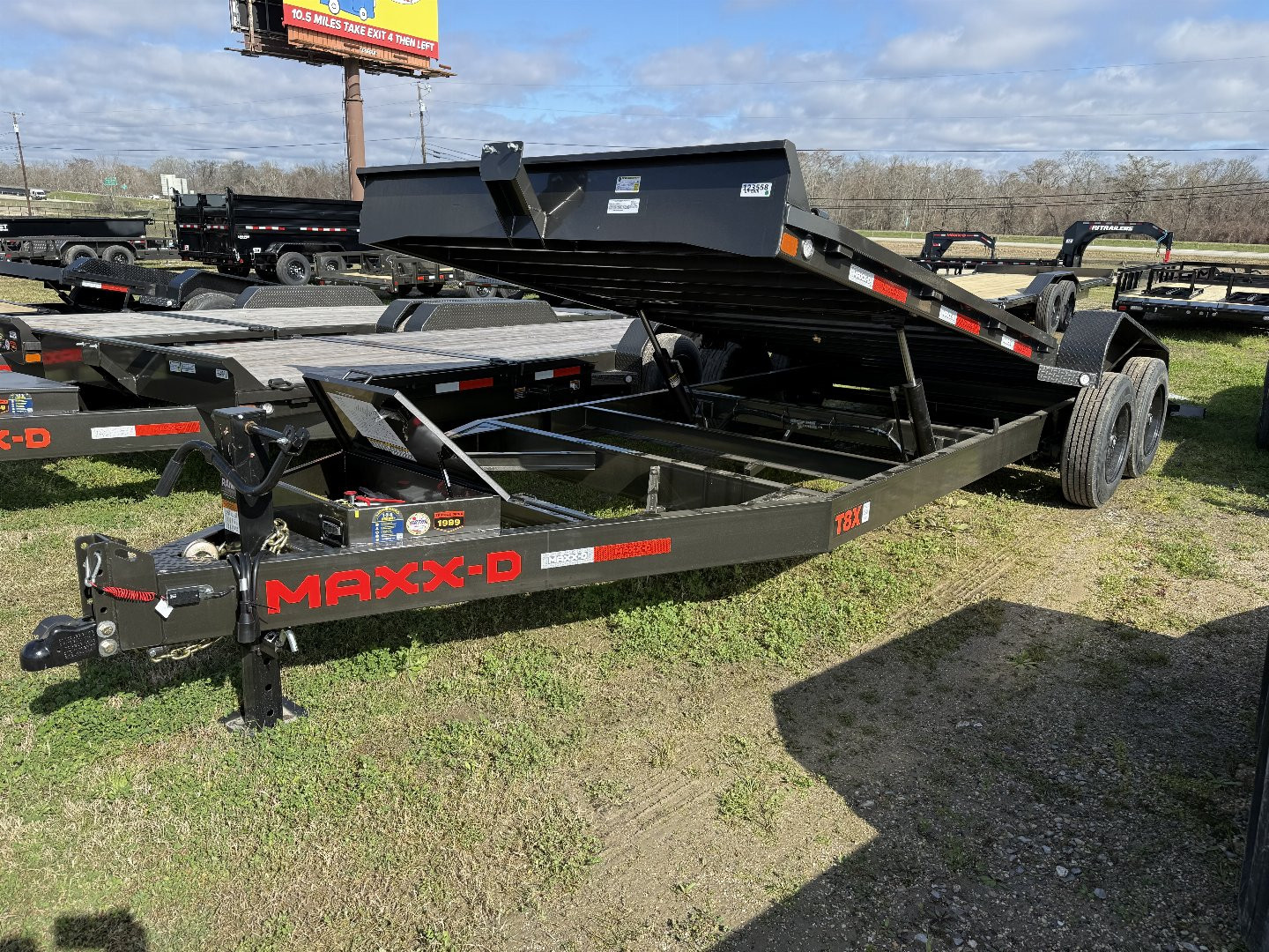 New 2025 MAXX-D T8X8322 22' x 83'' Tilt Trailer