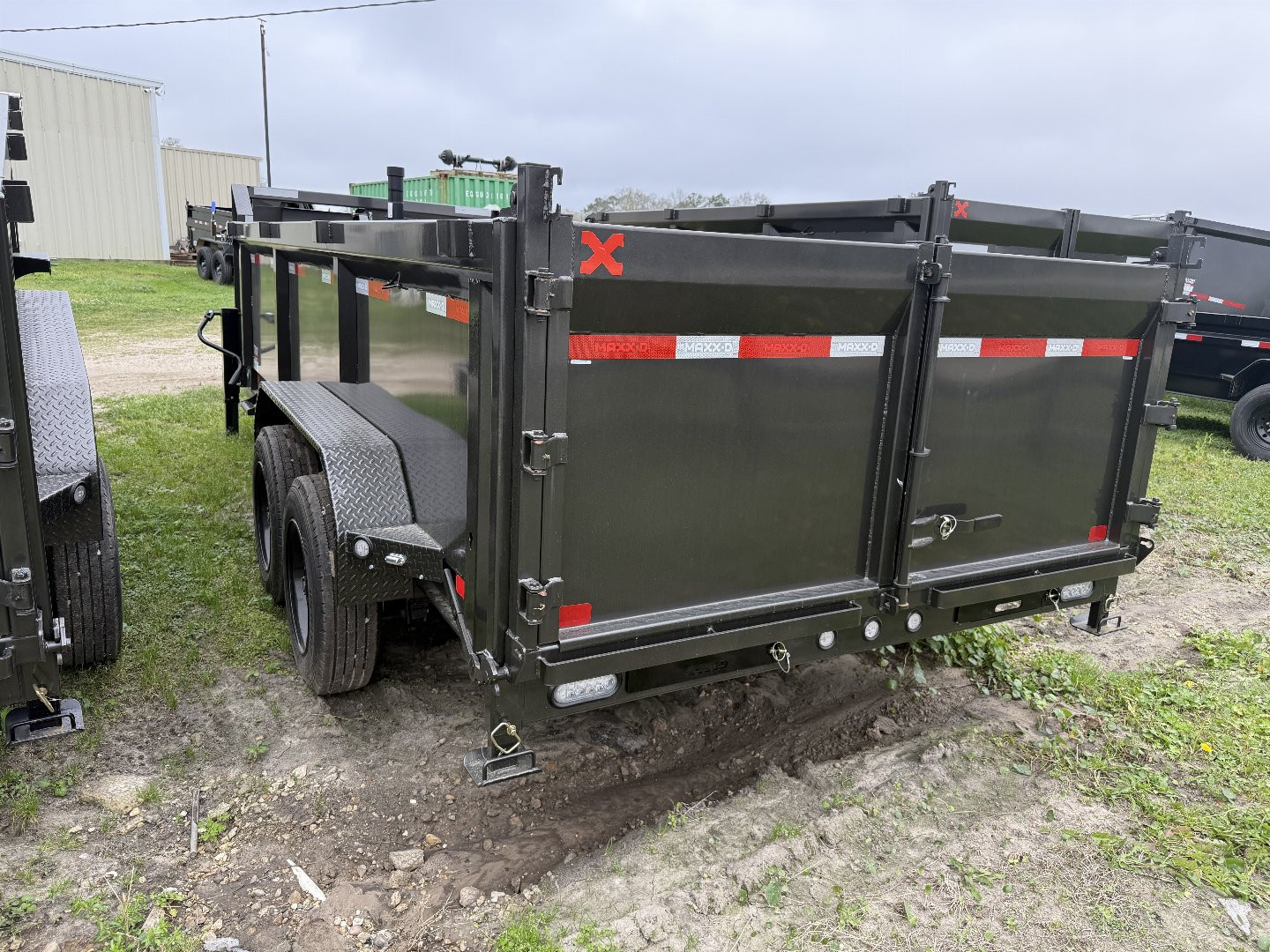 New 2025 MAXX-D DTX8316GN  16' x 83'' - 12.29 CU/YD Dump Trailer