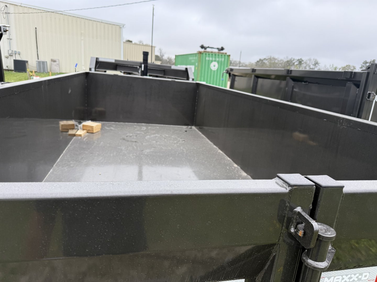New 2025 MAXX-D DTX8316GN  16' x 83'' - 12.29 CU/YD Dump Trailer