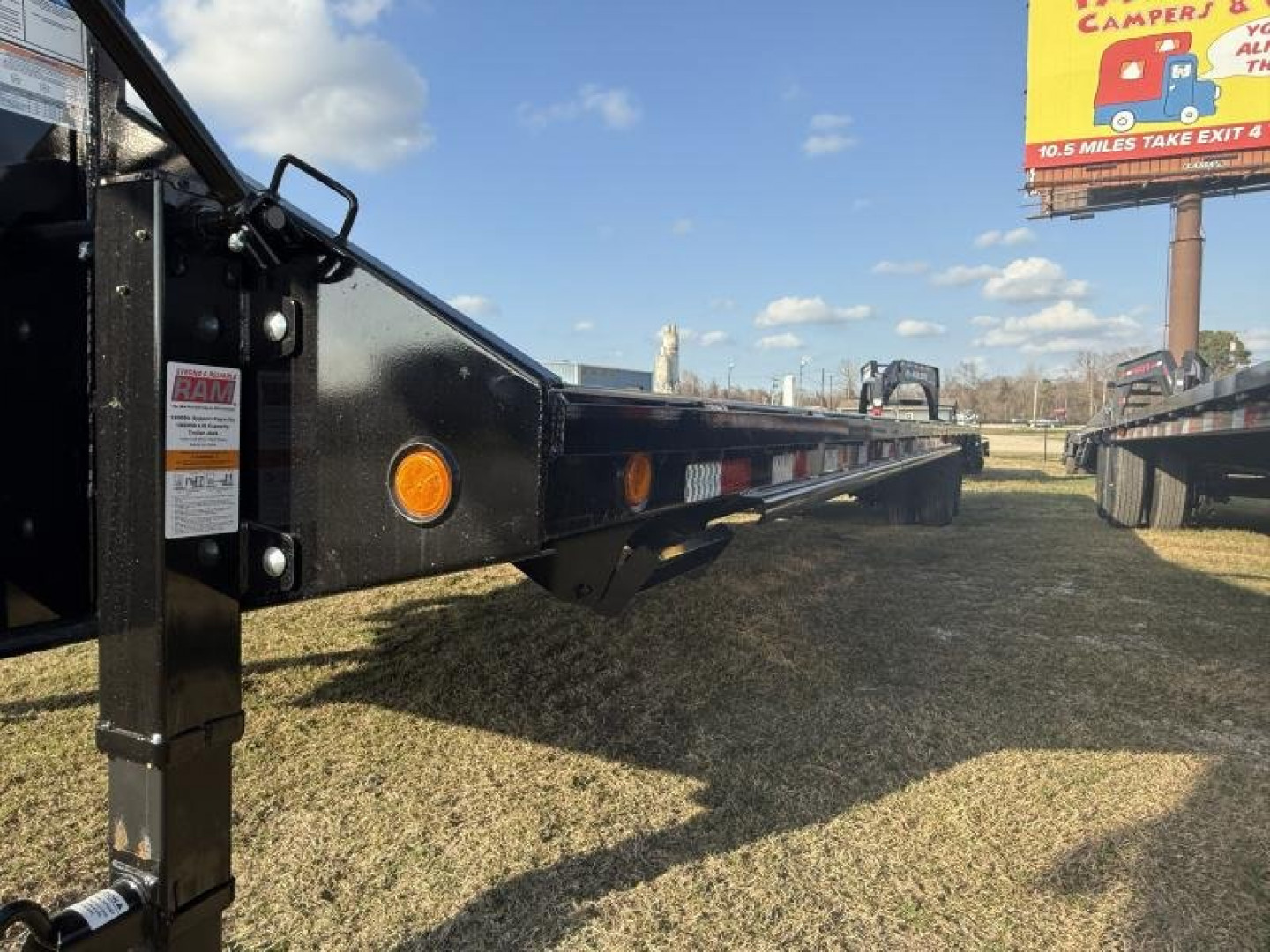 New 2025 PJ Trailers 2025 PJ LD 35FT GN DECKOVER FLATBED/EQUIPMENT