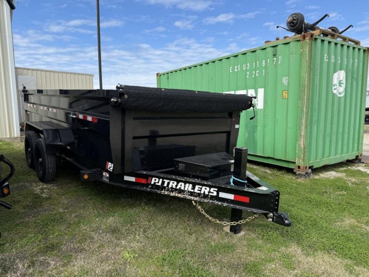 New 2025 PJ Trailers DM (16') Dump Trailer