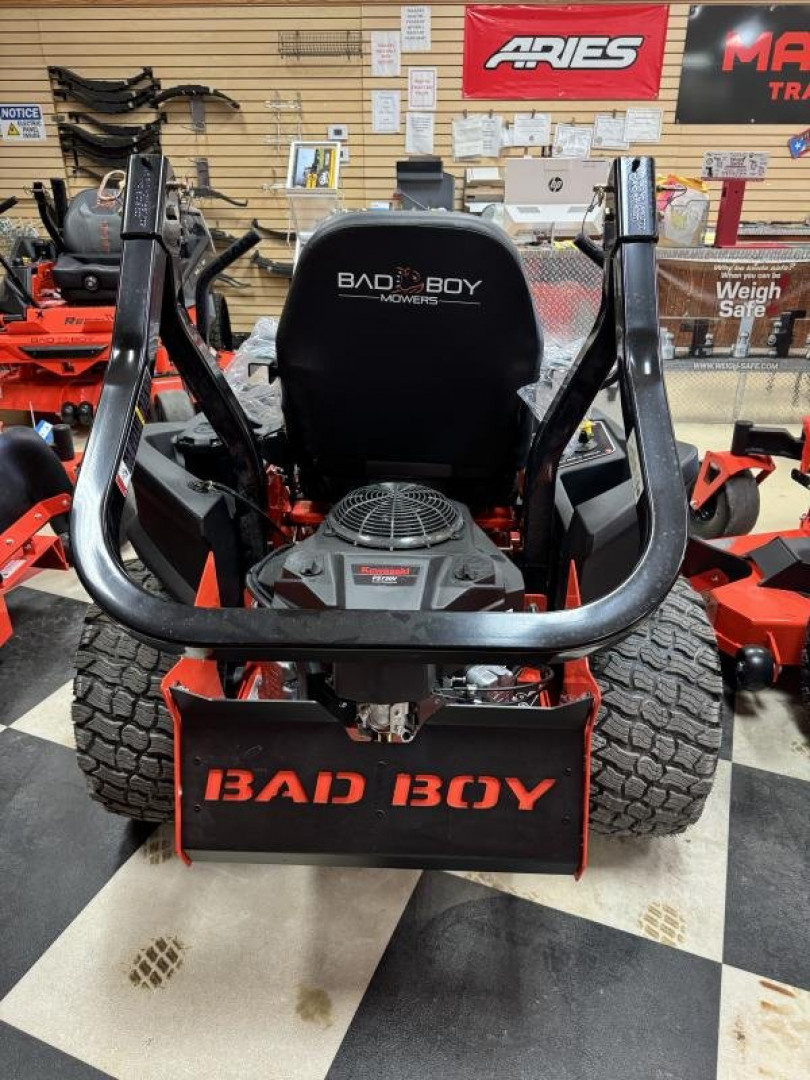 New 2025 Bad Boy MAVERICK 60" KAWASAKI FS730 24 HP  Lawn Mowers