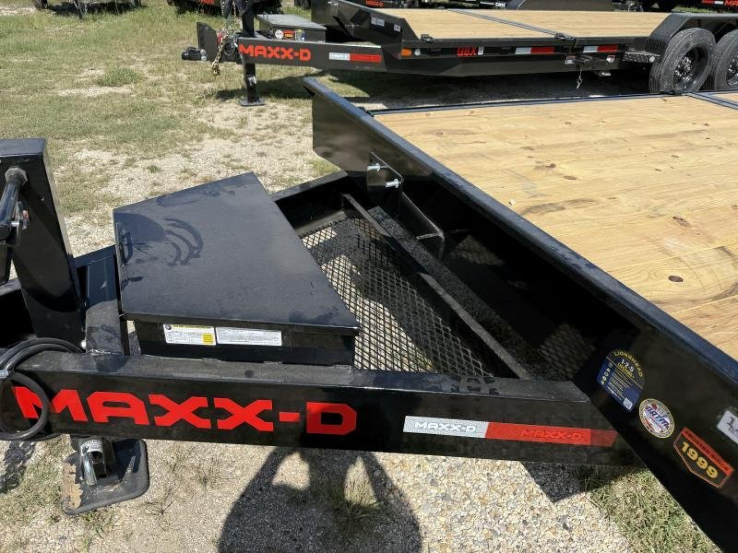 New 2025 MAXX-D G8X8324 24' x 83'' - 16' GRAVITY TILT
