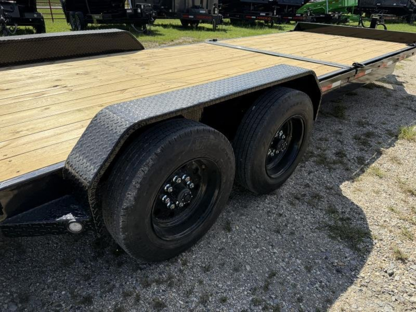 New 2025 MAXX-D G8X8324 24' x 83'' - 16' GRAVITY TILT
