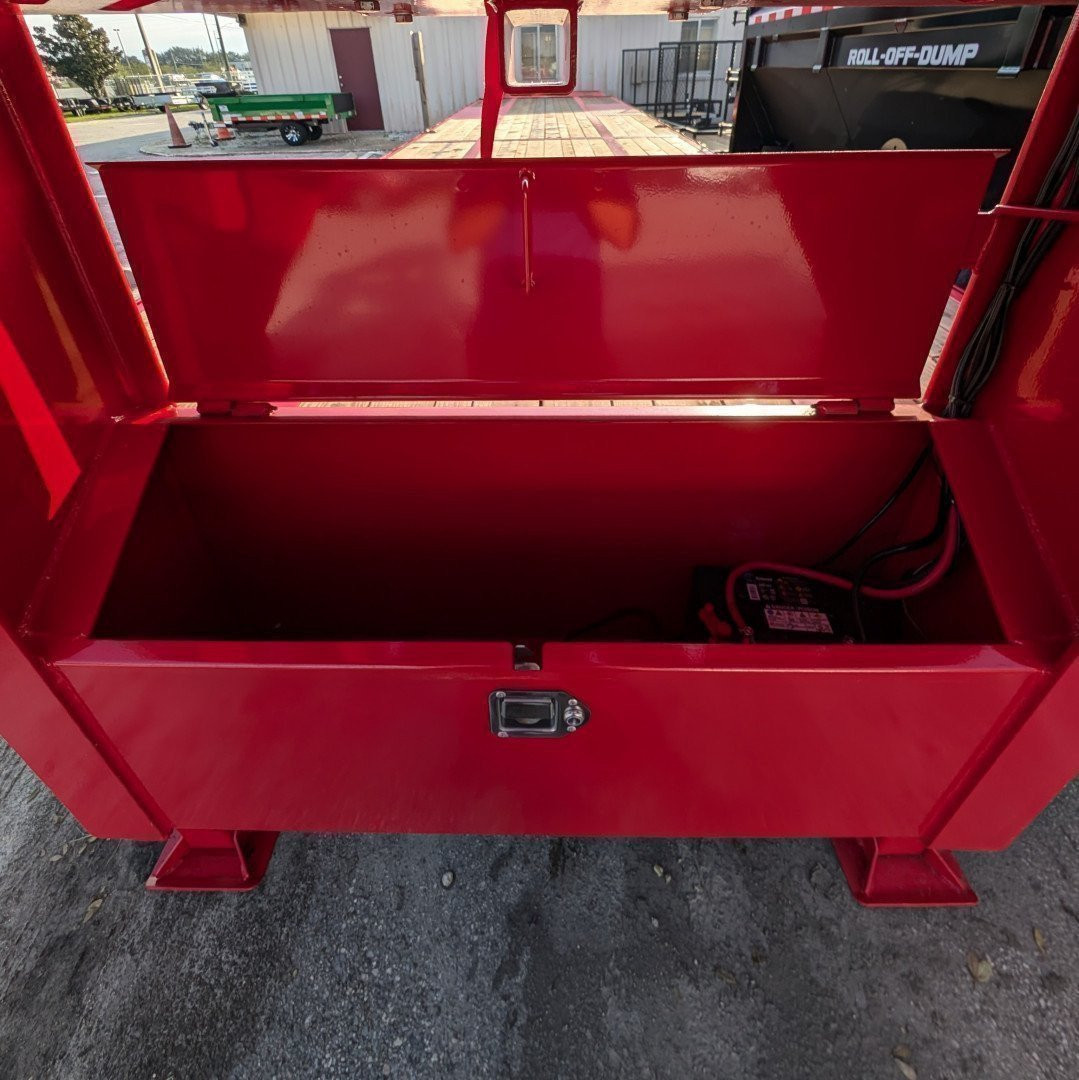 New 2024 Sure-Trac 8.5X40 TANDEM AXLE DUALLY 25900 LB GVWR GOOSENECK DECKOVER TRAILER WITH DUAL HYDRAULIC JACKS, WINCH, 14 PLY TIRES INCLUDING SPARE, TOOLBOXES, SOLAR CHARGER, FULL WIDTH RAMPS