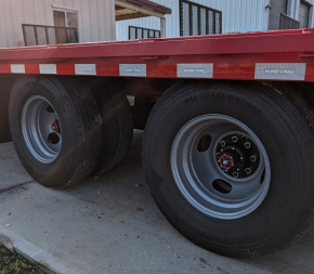 New 2024 Sure-Trac 8.5X40 TANDEM AXLE DUALLY 25900 LB GVWR GOOSENECK DECKOVER TRAILER WITH DUAL HYDRAULIC JACKS, WINCH, 14 PLY TIRES INCLUDING SPARE, TOOLBOXES, SOLAR CHARGER, FULL WIDTH RAMPS