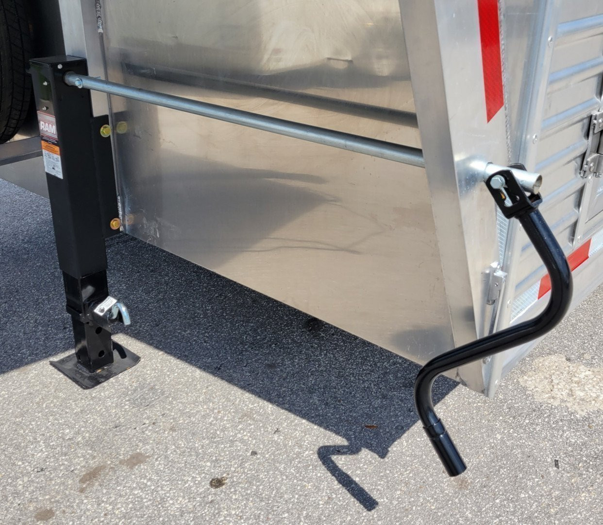New 2024 Frontier Trailers LIVESTOCK GN 8X24 Stock / Stock Combo Trailer